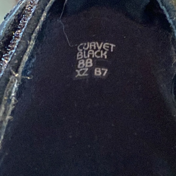 Sandals - Picture 4 of 9